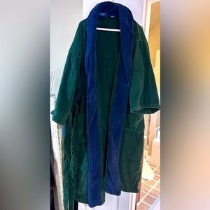 Mens Nautica robe, green with blue trim, corduroy feel. One size